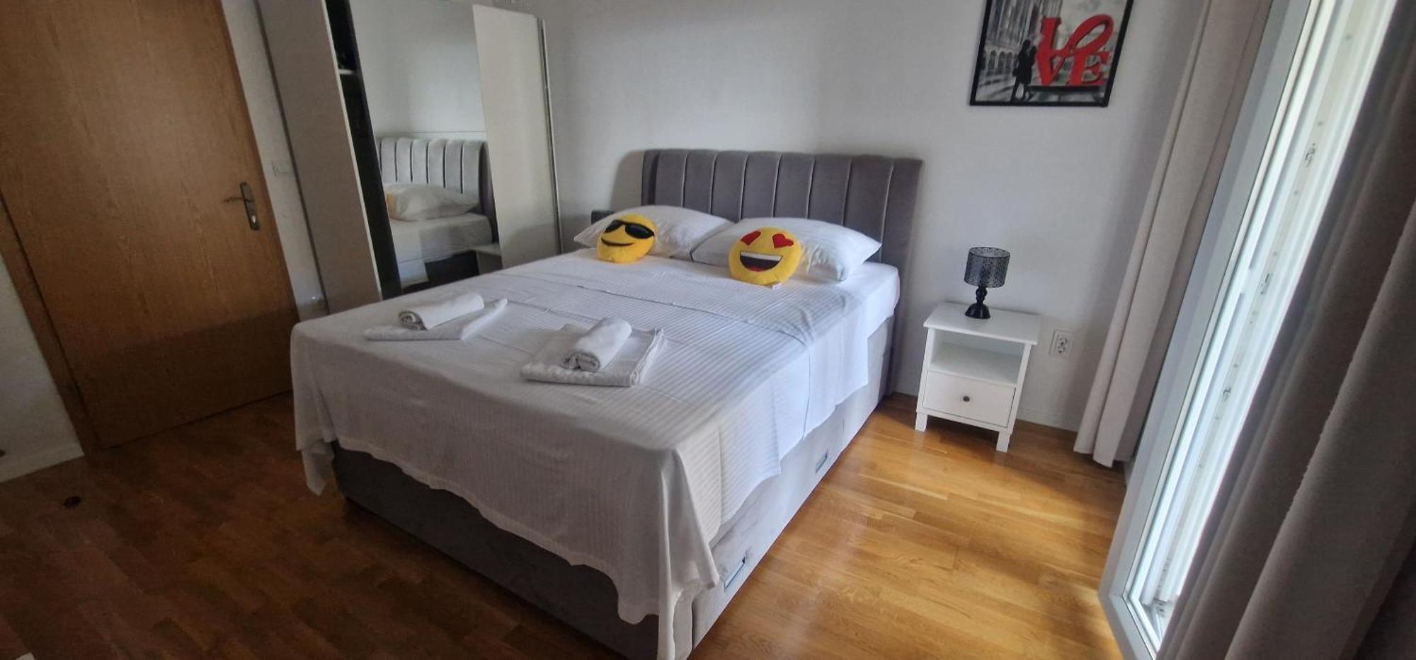Apartments Anica 2 Макарска Екстериор снимка