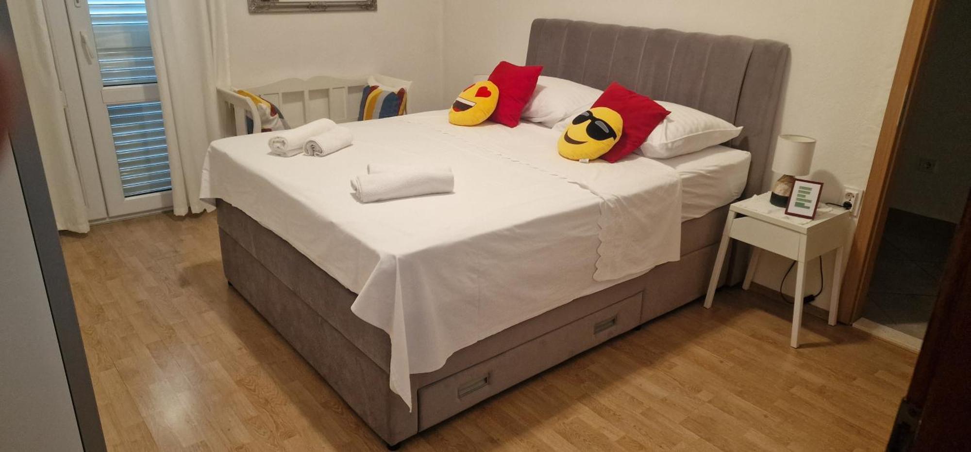 Apartments Anica 2 Макарска Стая снимка